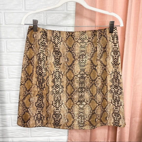 L Love Dresses & Skirts - L Love NEW Tan Snakeskin Print Mini Skirt